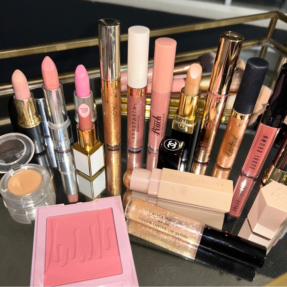 CHANEL tom ford mac UD Anastasia beverly hills lot